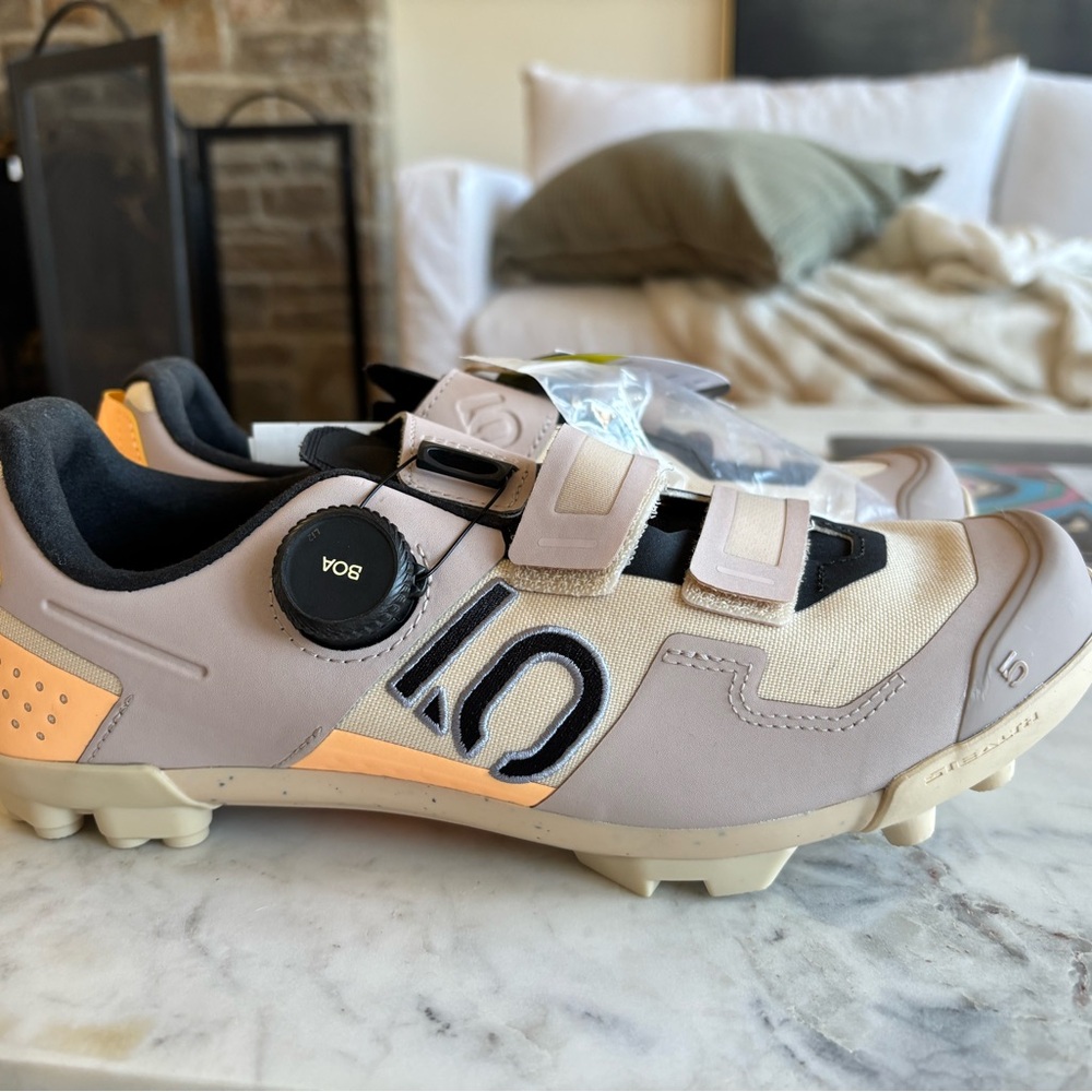 NWT Women’s Cycling Shoe